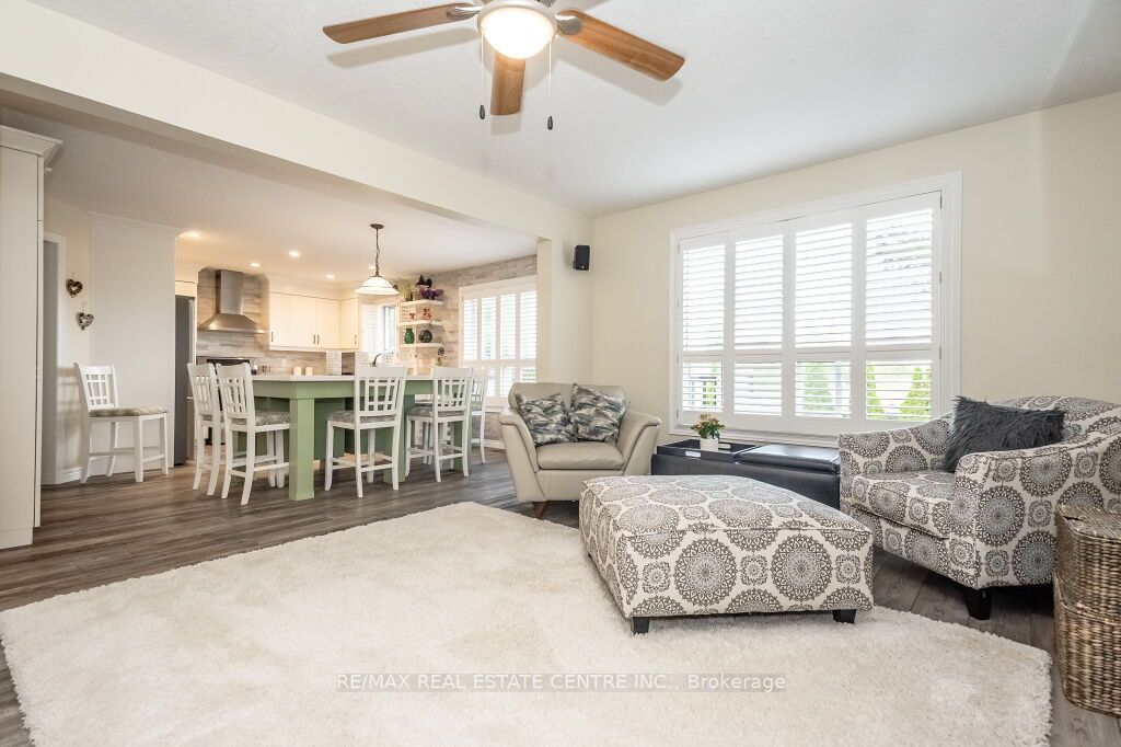 53 Howden Cres