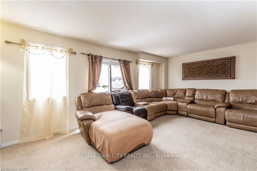 184 Copper Leaf St