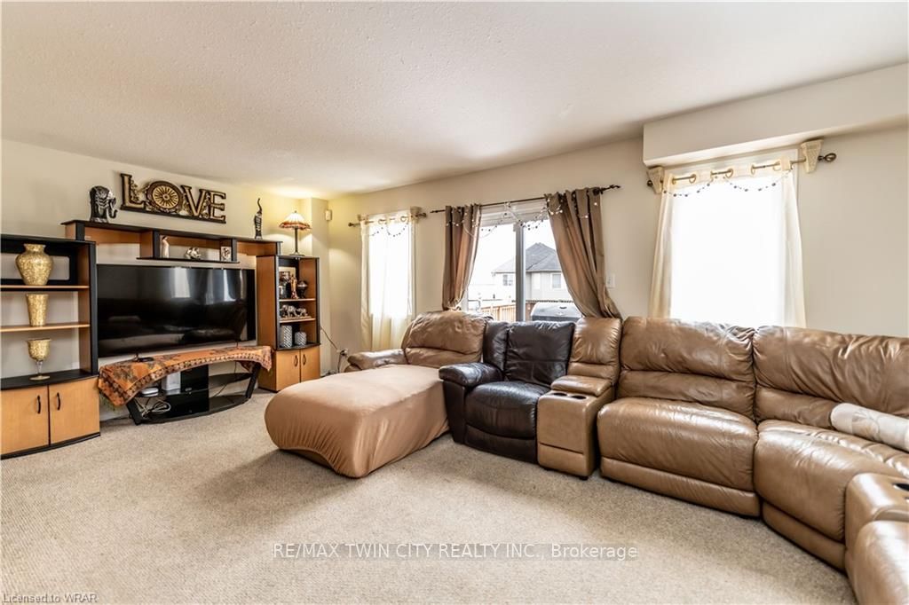 184 Copper Leaf St