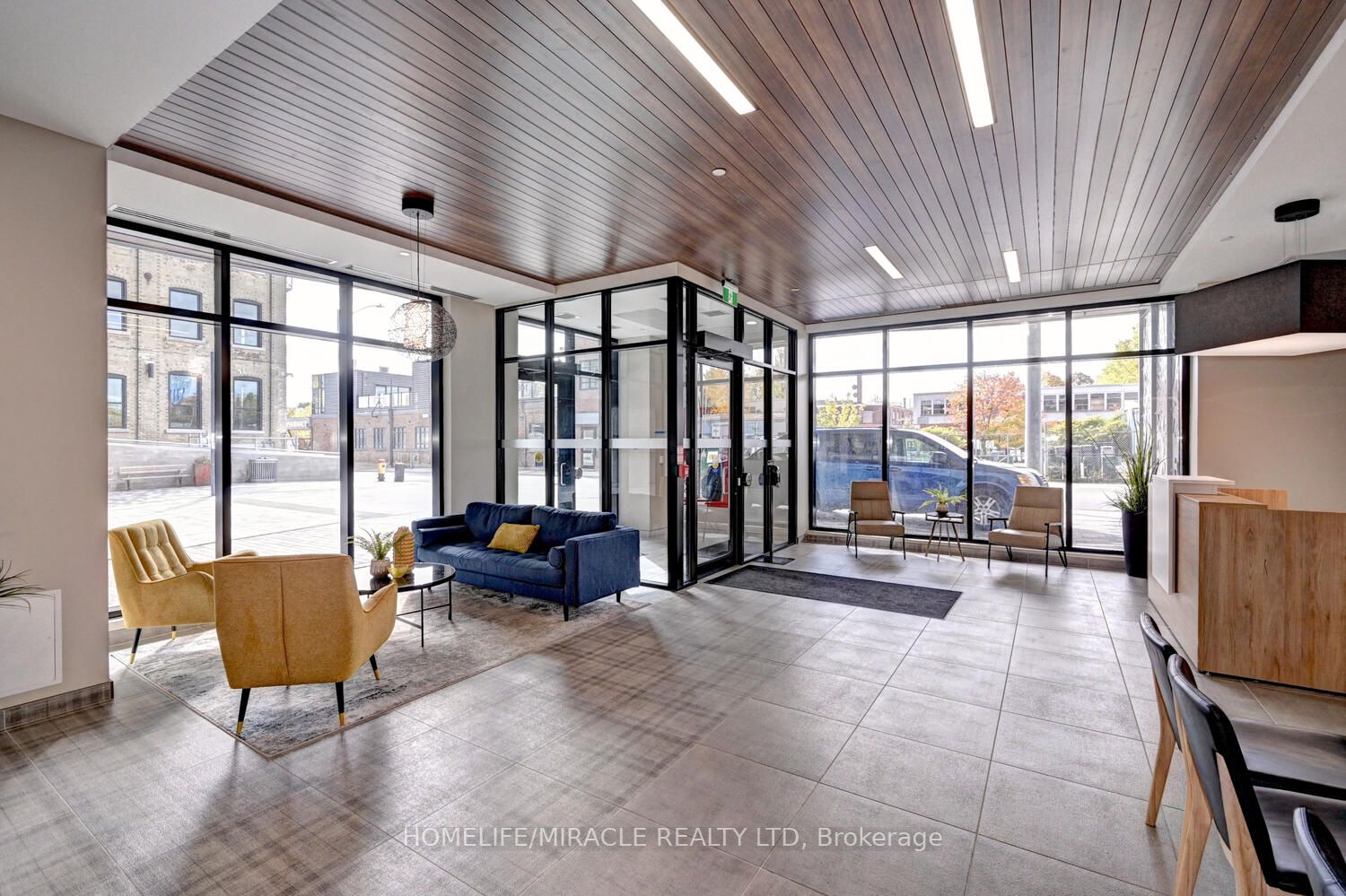 108 Garment St, #401