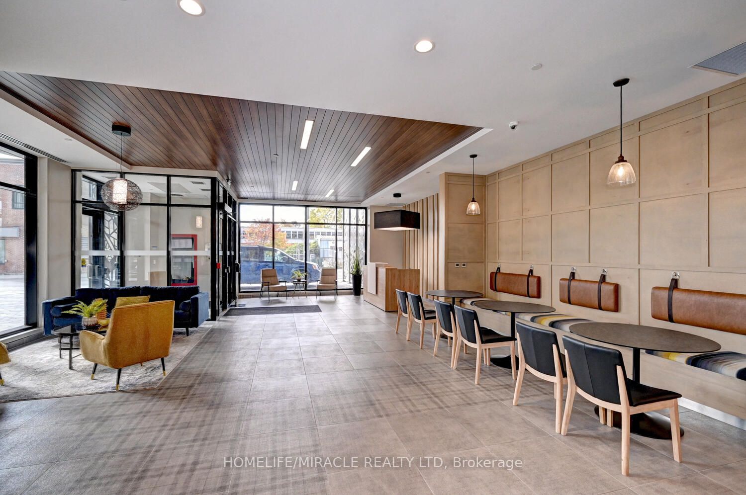 108 Garment St, #401