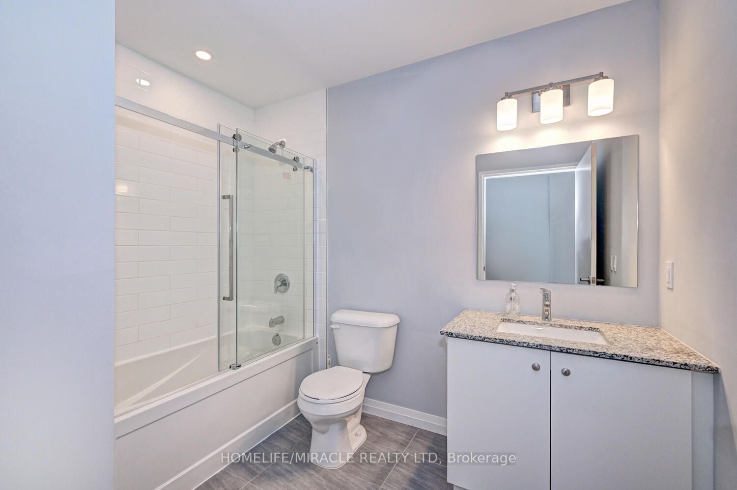 108 Garment St, #401