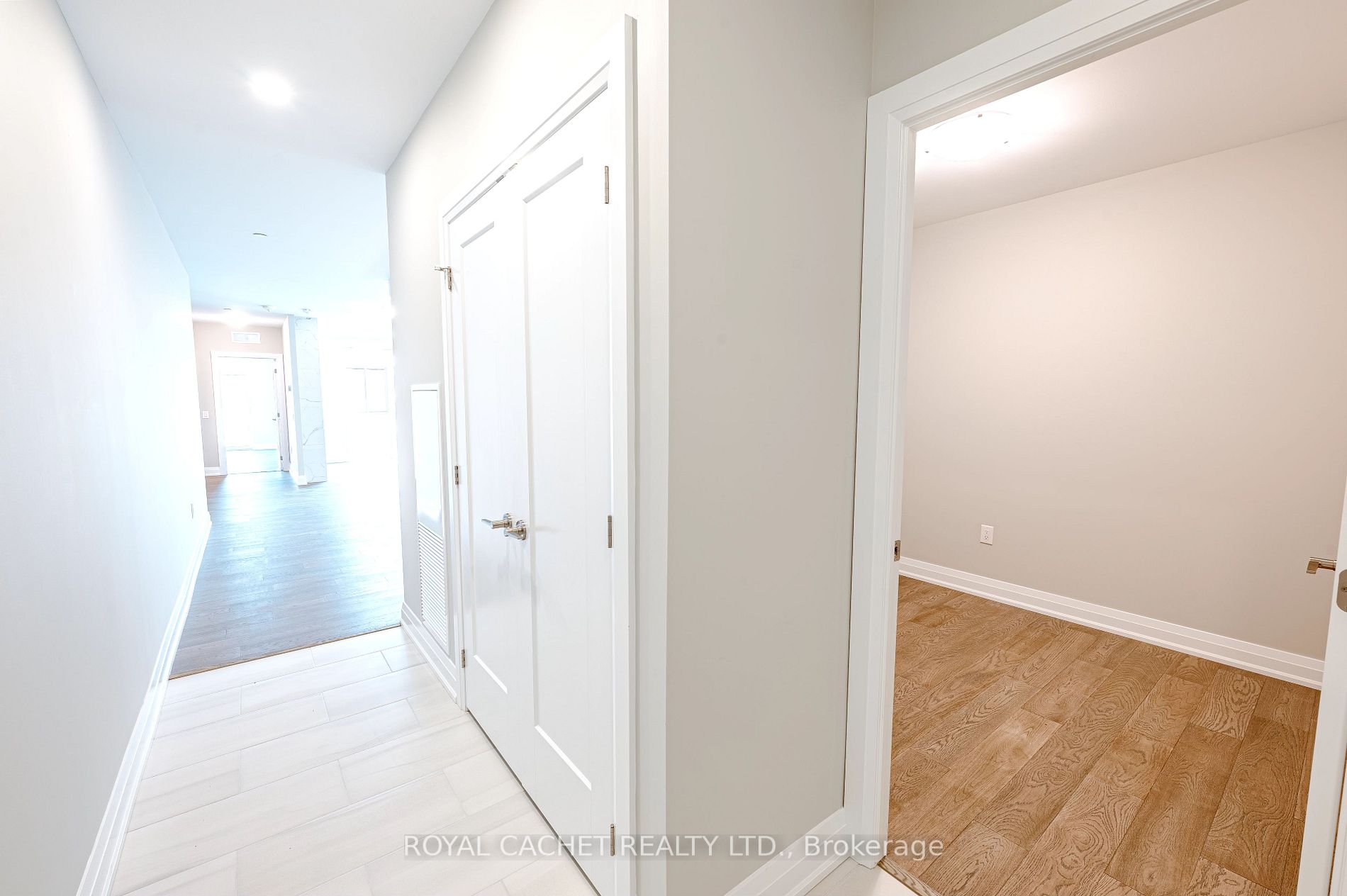 71 Wyndham St S, #302