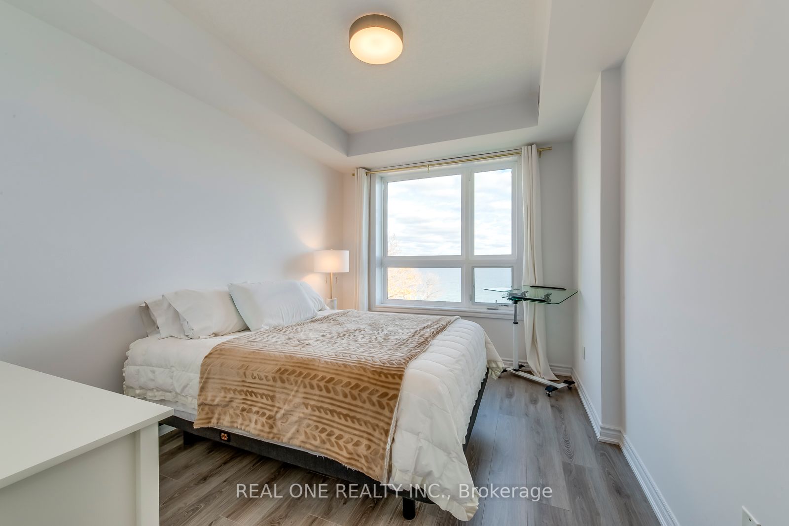 35 Southshore Cres, #328