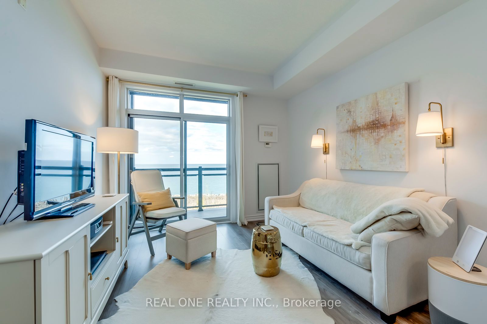 35 Southshore Cres, #328