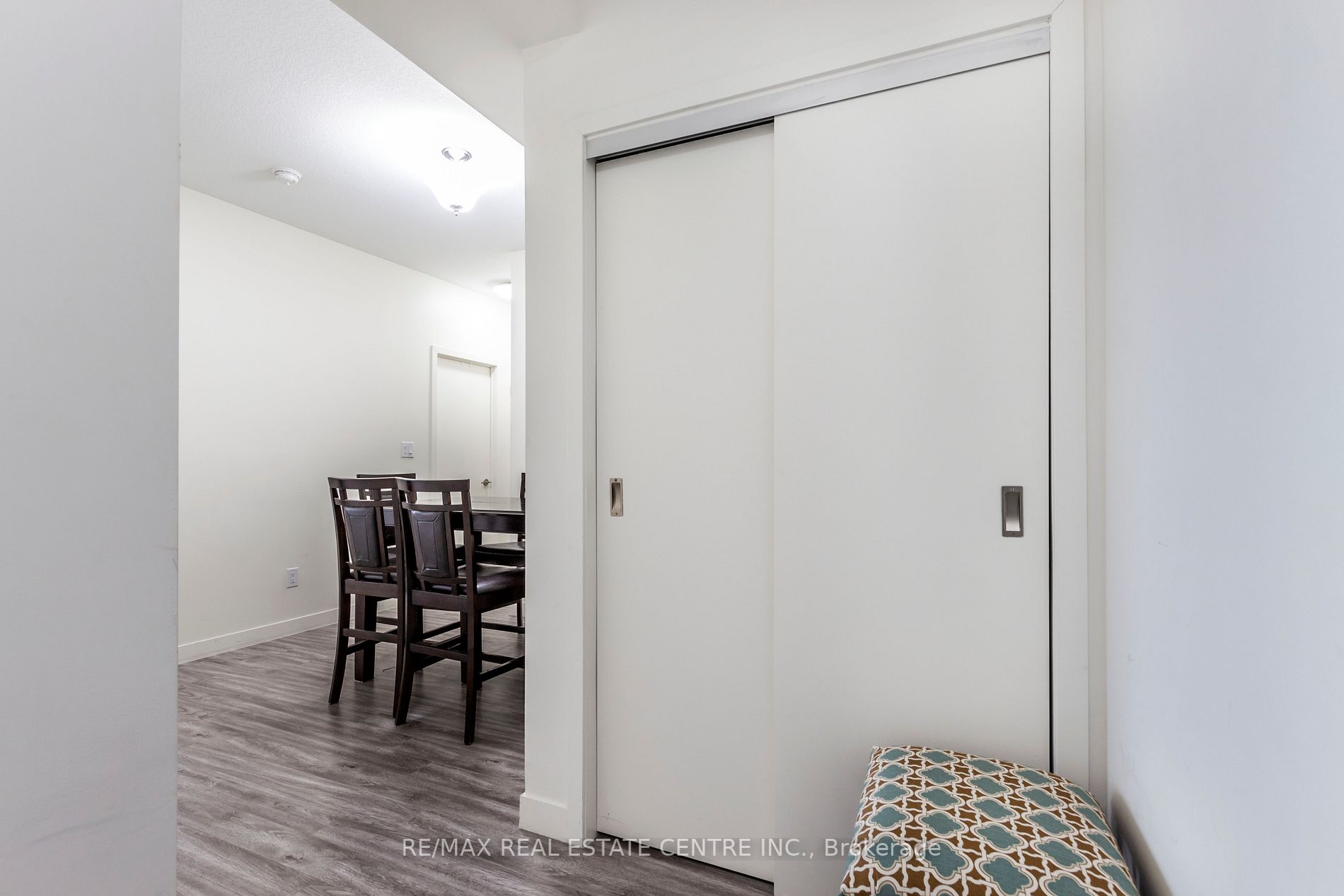 128 King St N, #708