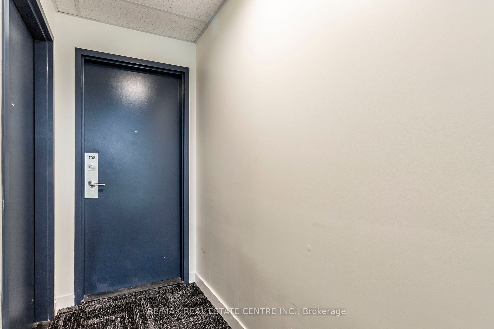 128 King St N, #708
