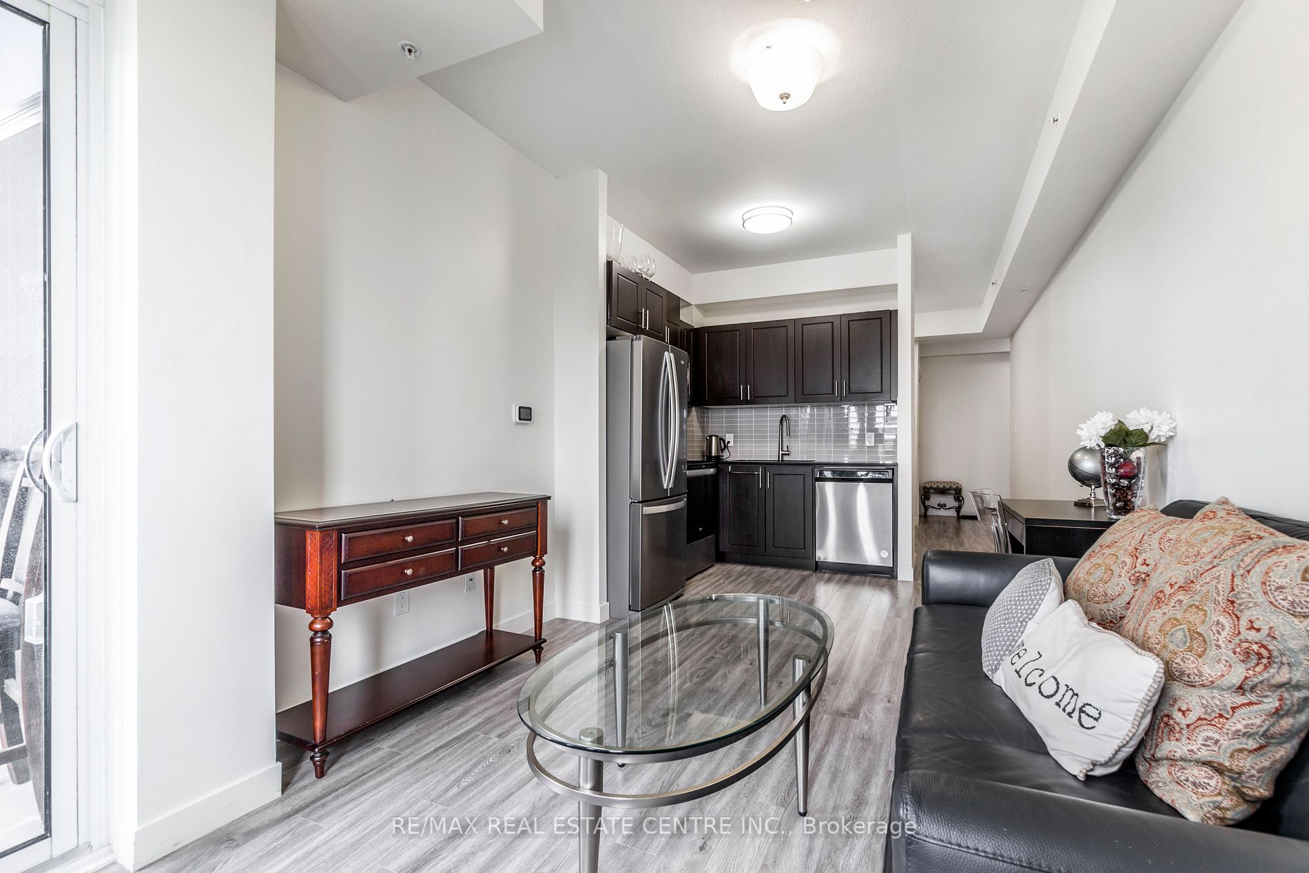 128 King St N, #708