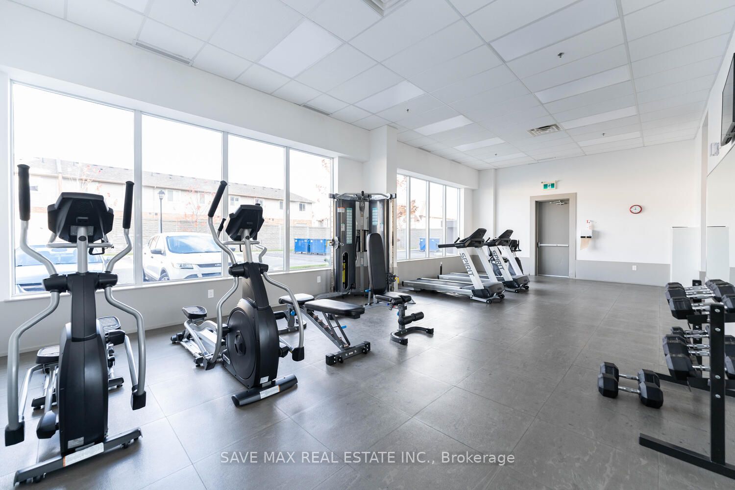 560 North Service Rd, #701
