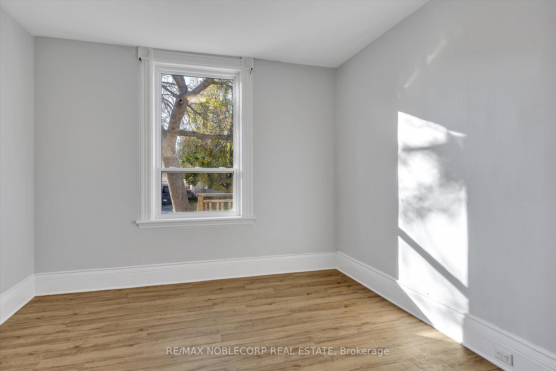 24 Stewart Pl, #Main