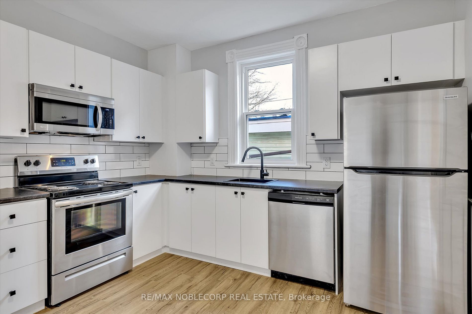 24 Stewart Pl, #Main