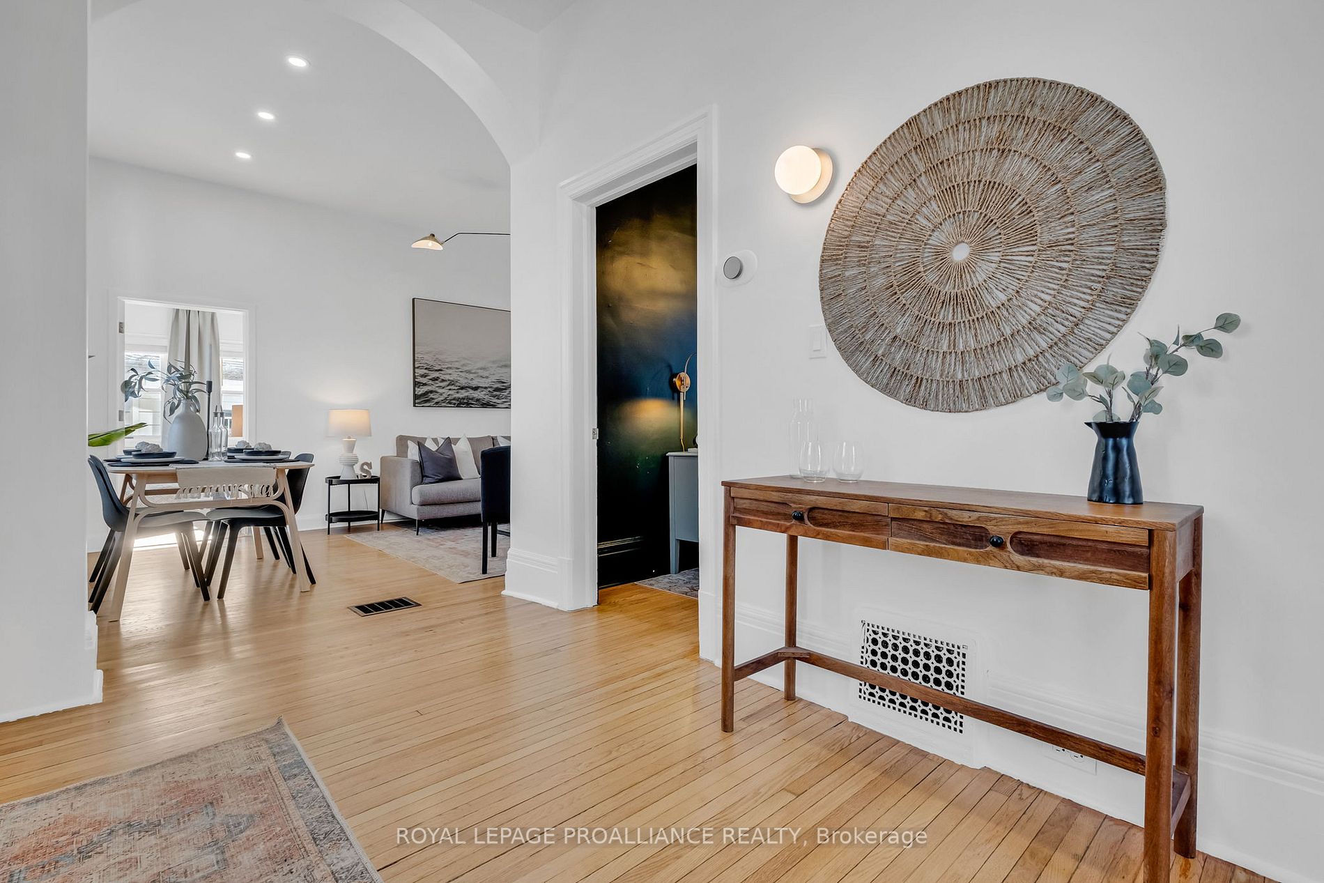 385 George St