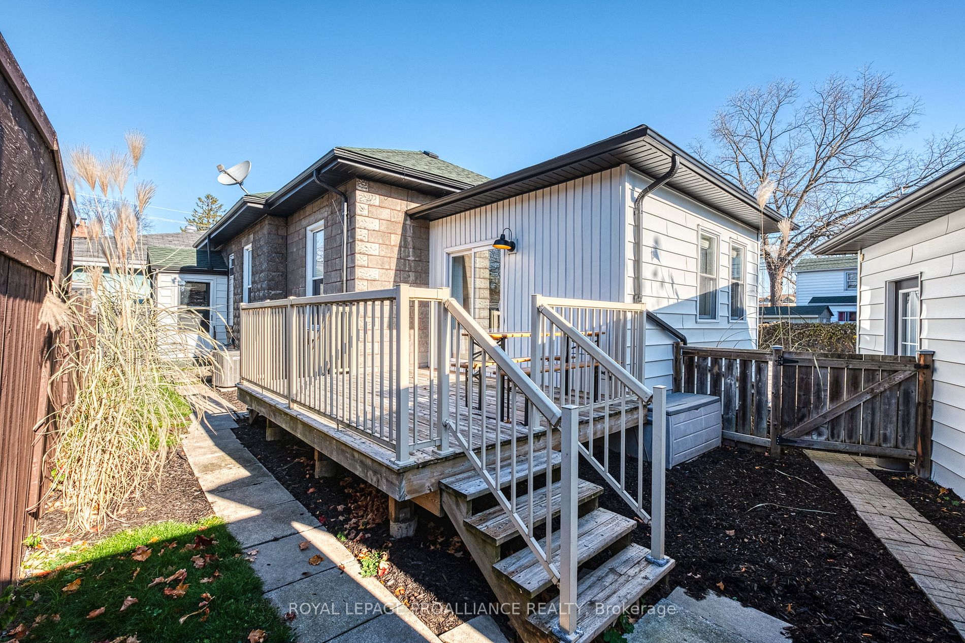 385 George St