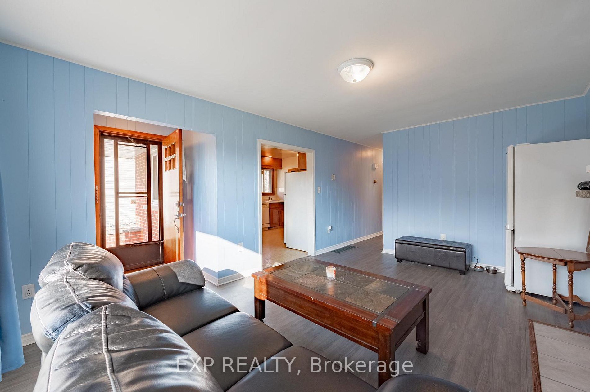 117 Elgin St S