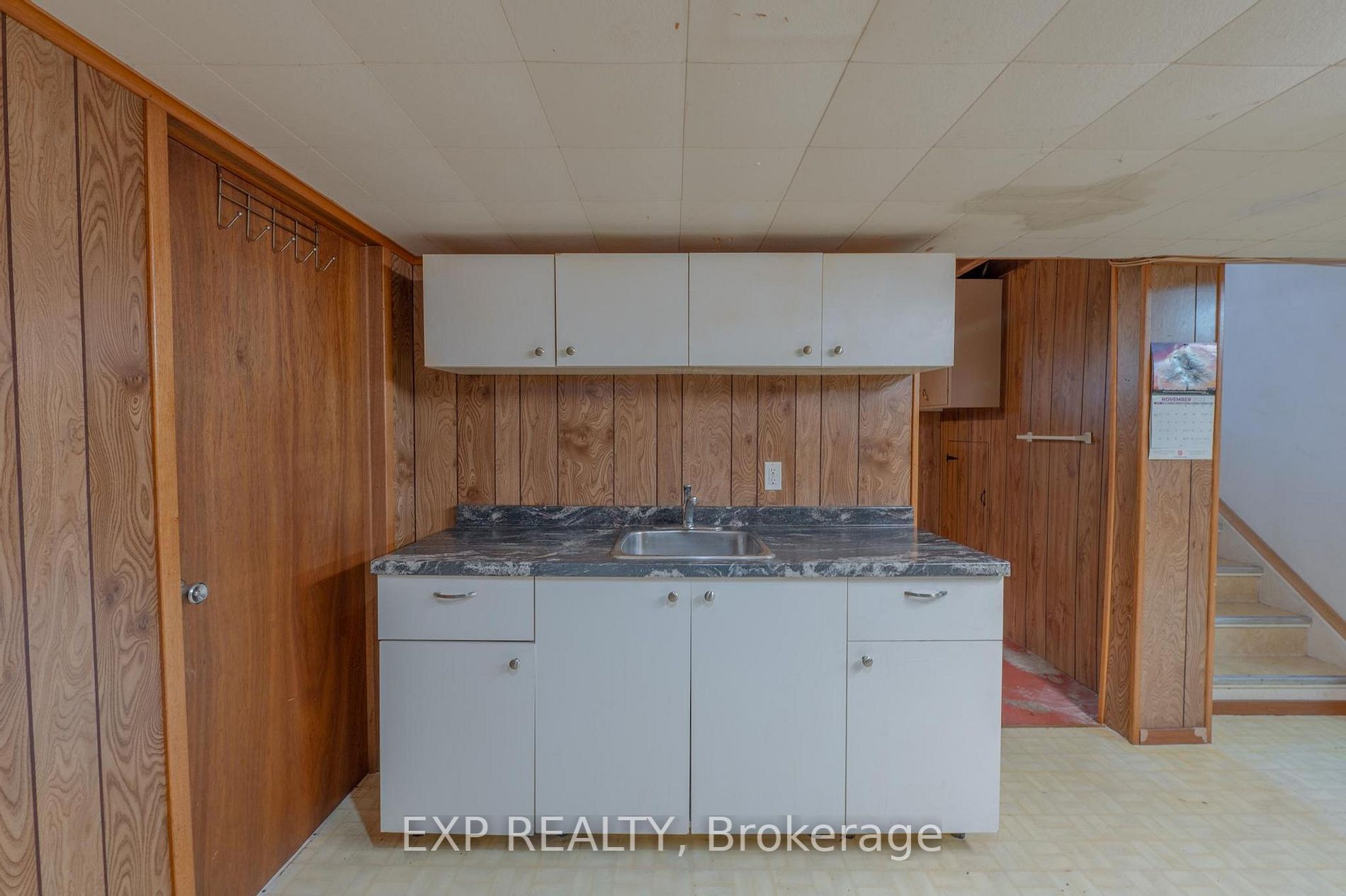 117 Elgin St S
