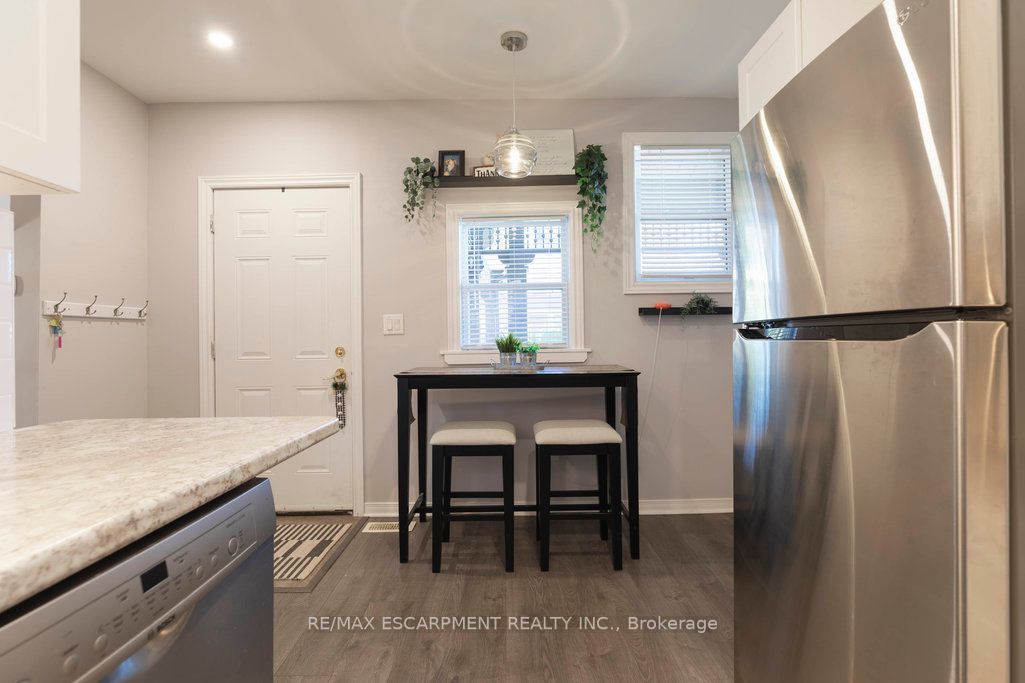 107 Murray St