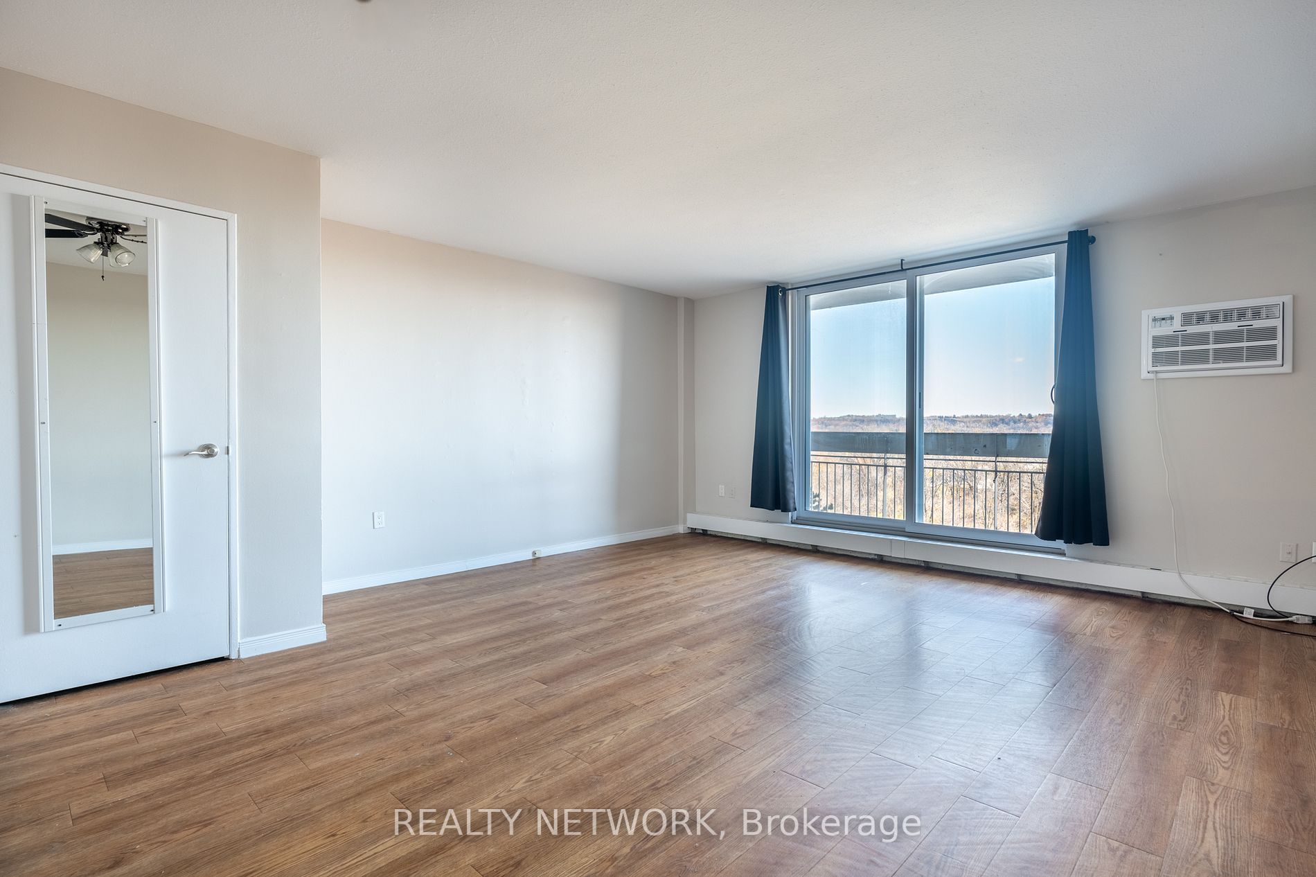 350 Quigley Rd, #536