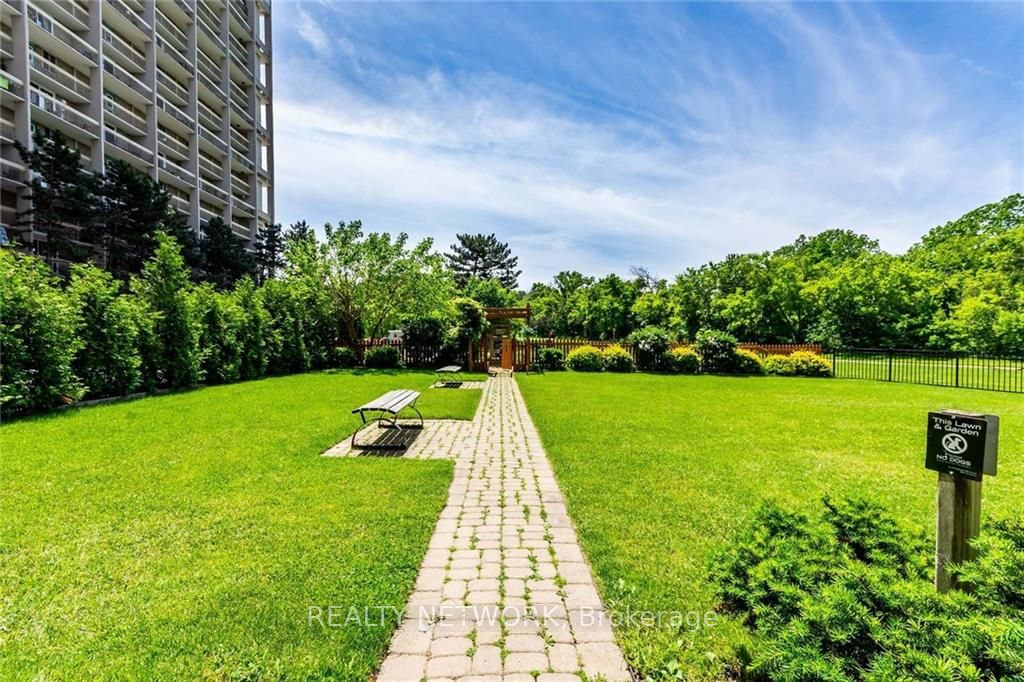 350 Quigley Rd, #536