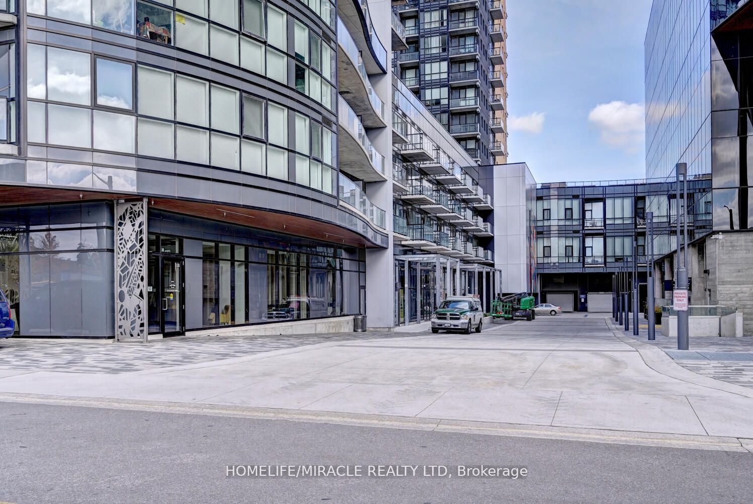 108 Garment St, #401