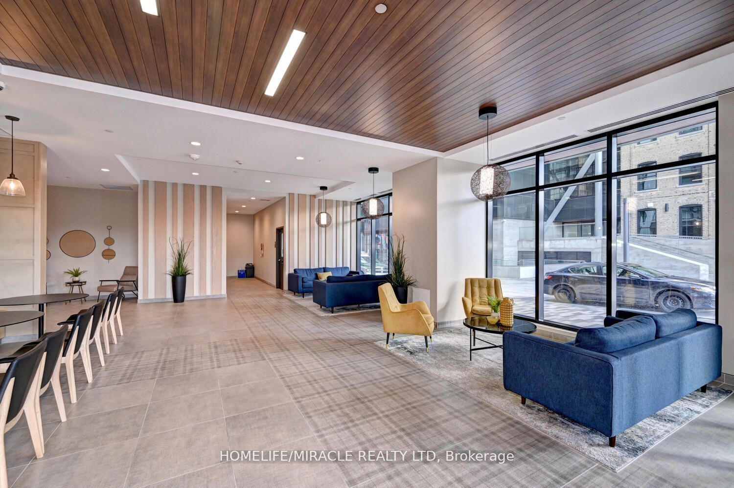 108 Garment St, #401