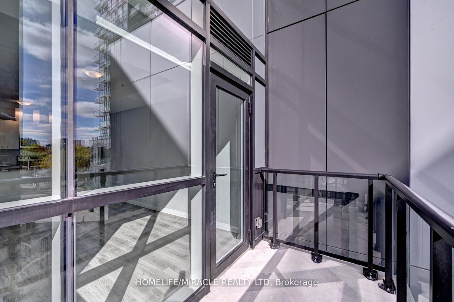 108 Garment St, #401