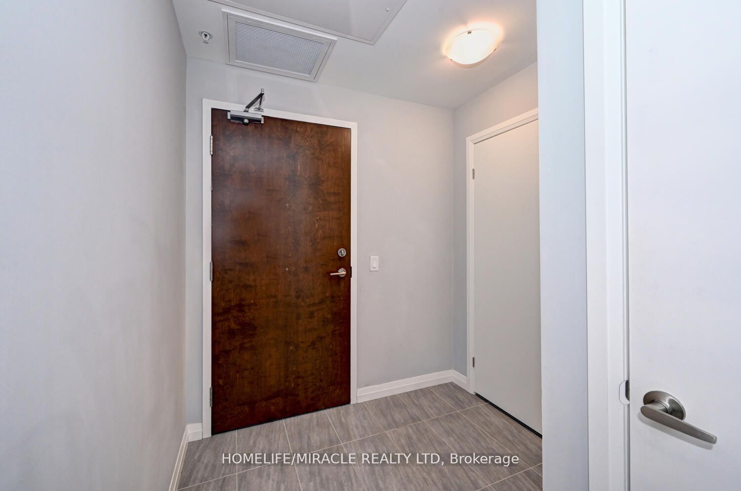 108 Garment St, #401