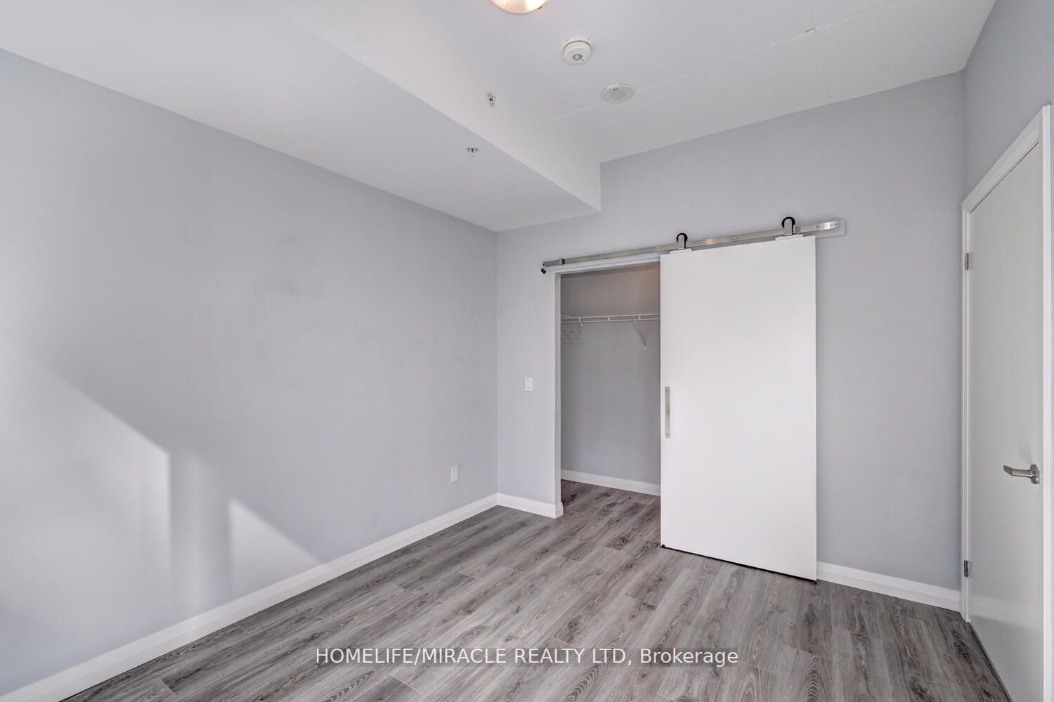 108 Garment St, #401