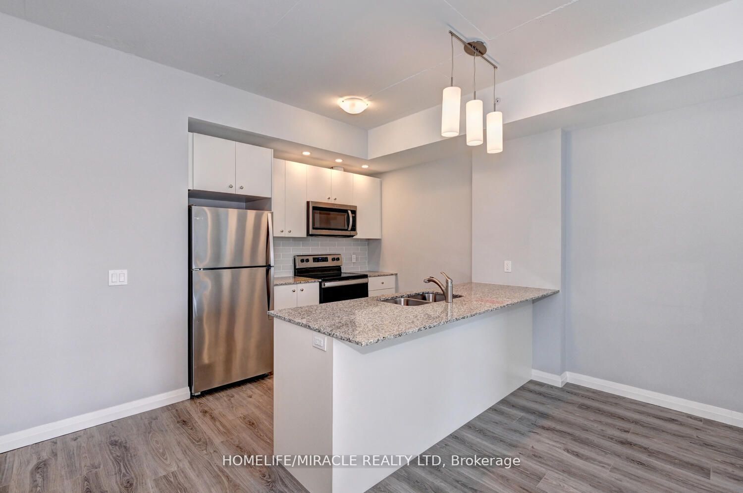 108 Garment St, #401