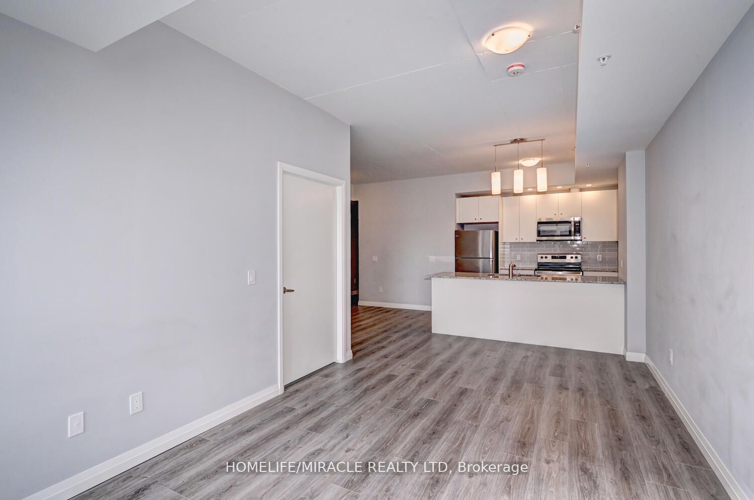 108 Garment St, #401