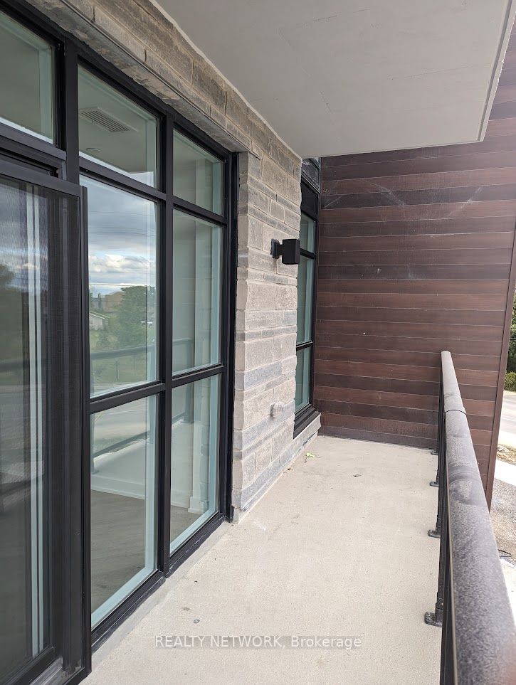 600 North Service Rd, #219