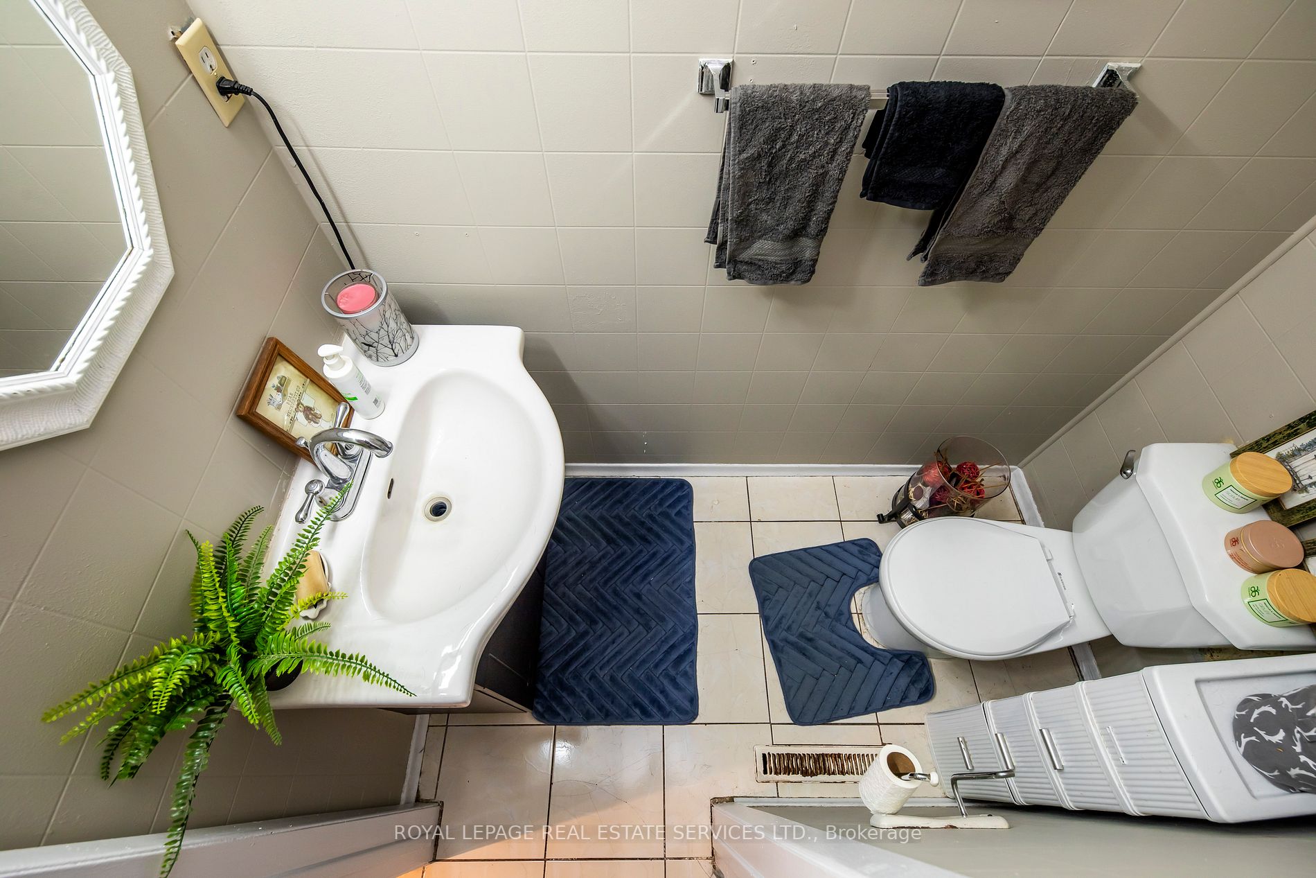 54 Riverdale Dr, #22