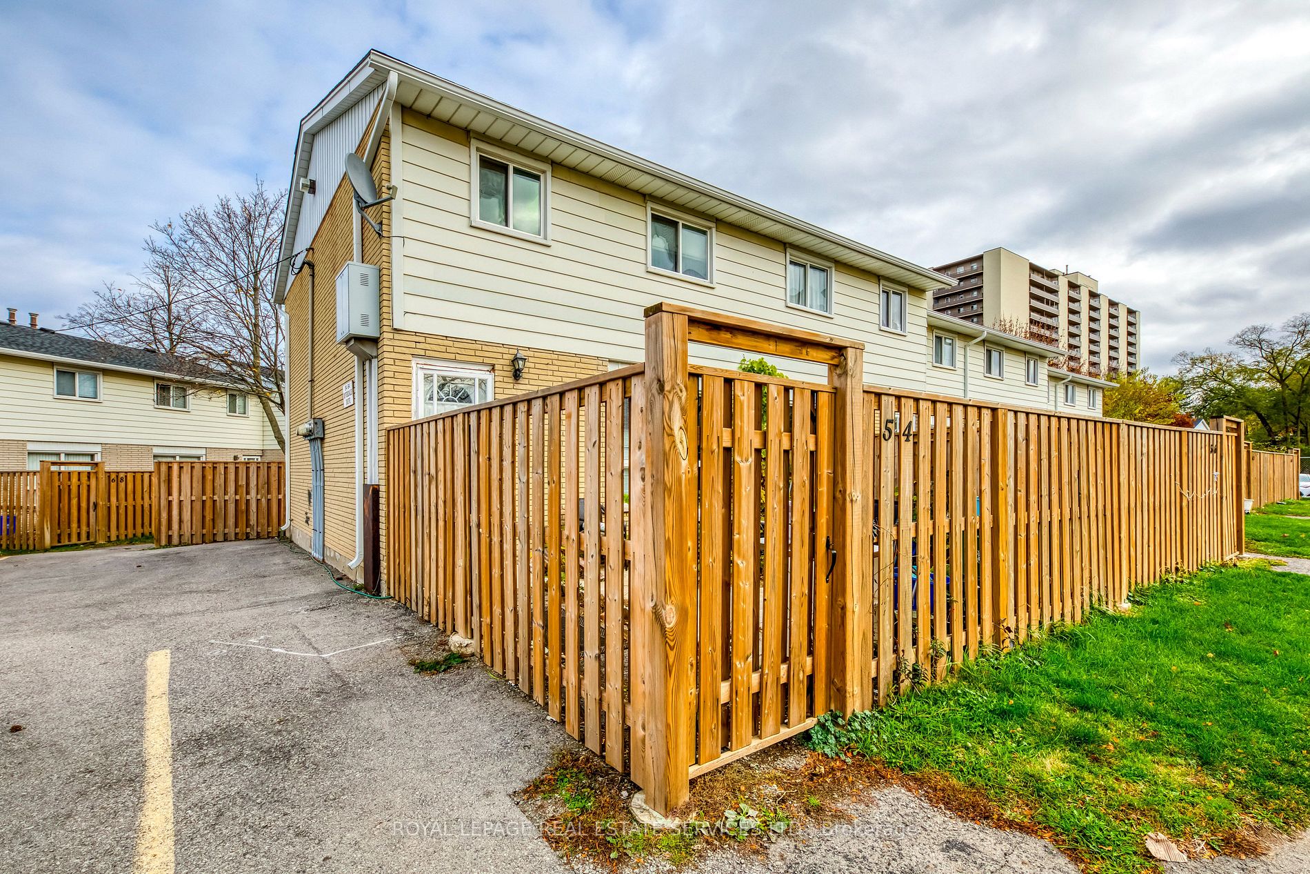 54 Riverdale Dr, #22