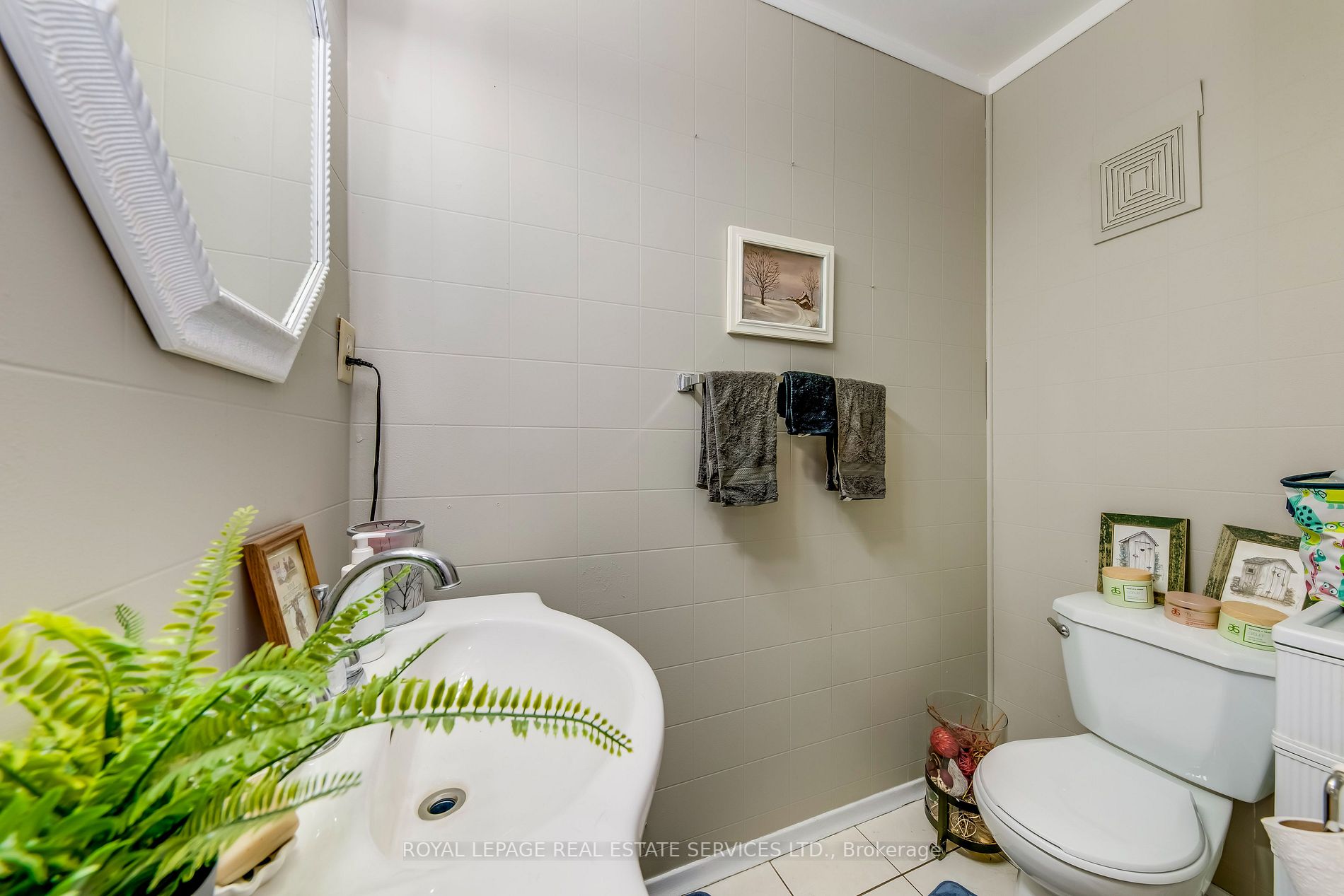 54 Riverdale Dr, #22