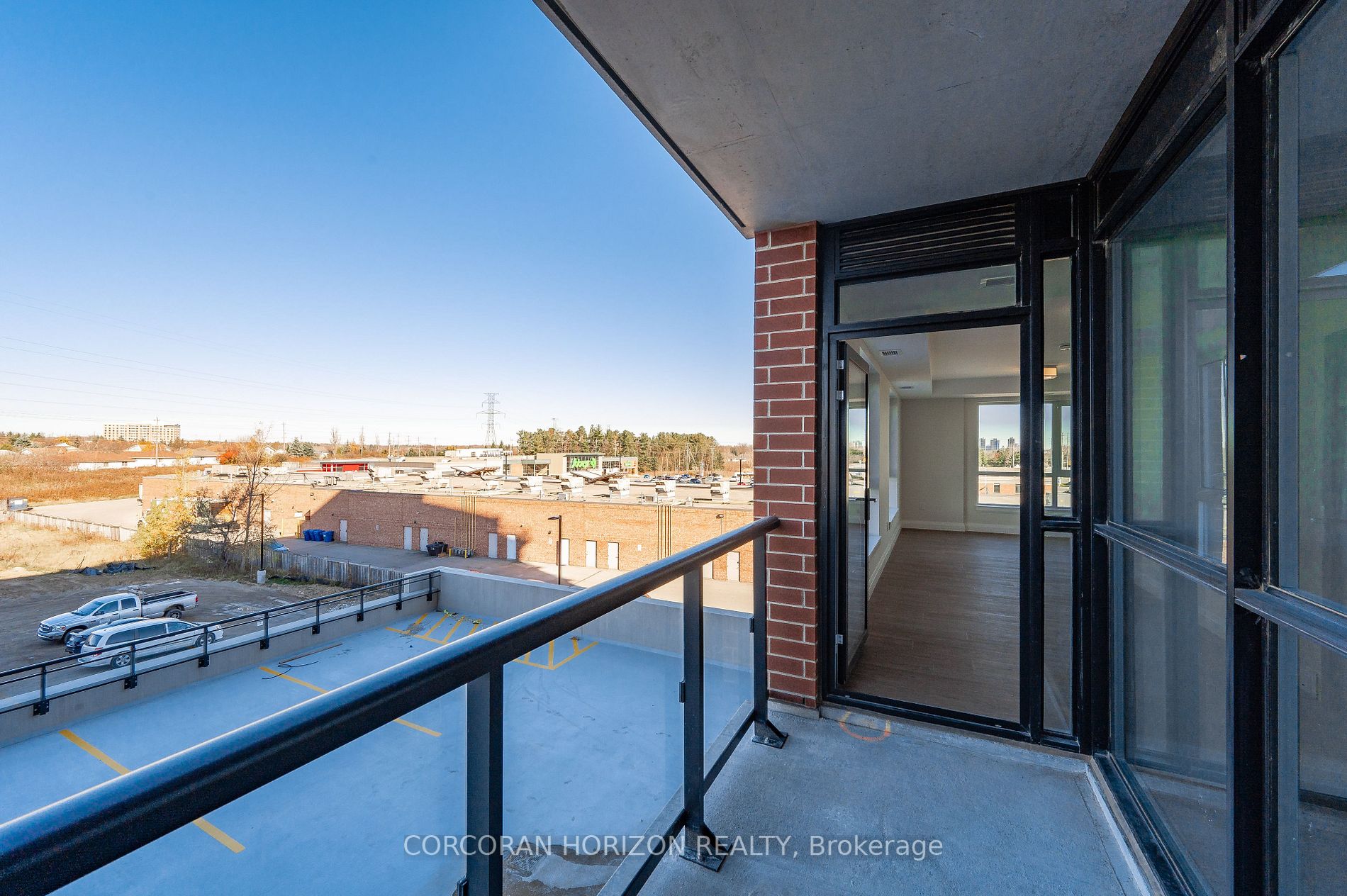 460 Columbia St W, #921