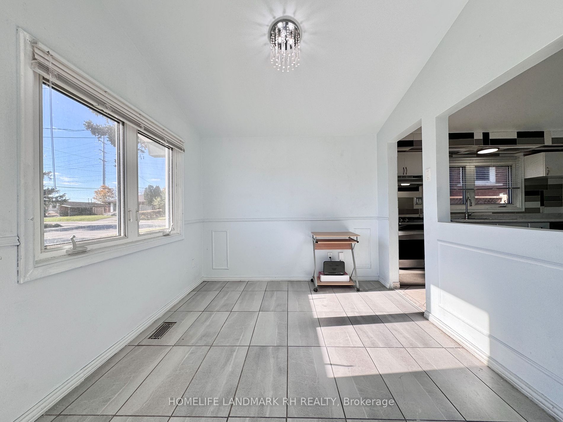 3 Lilacside Dr