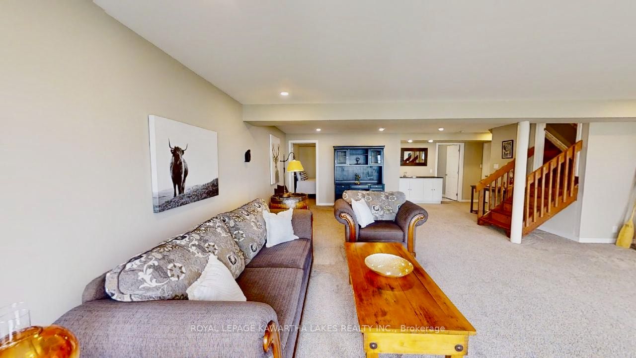 1425 Killarney Bay Rd