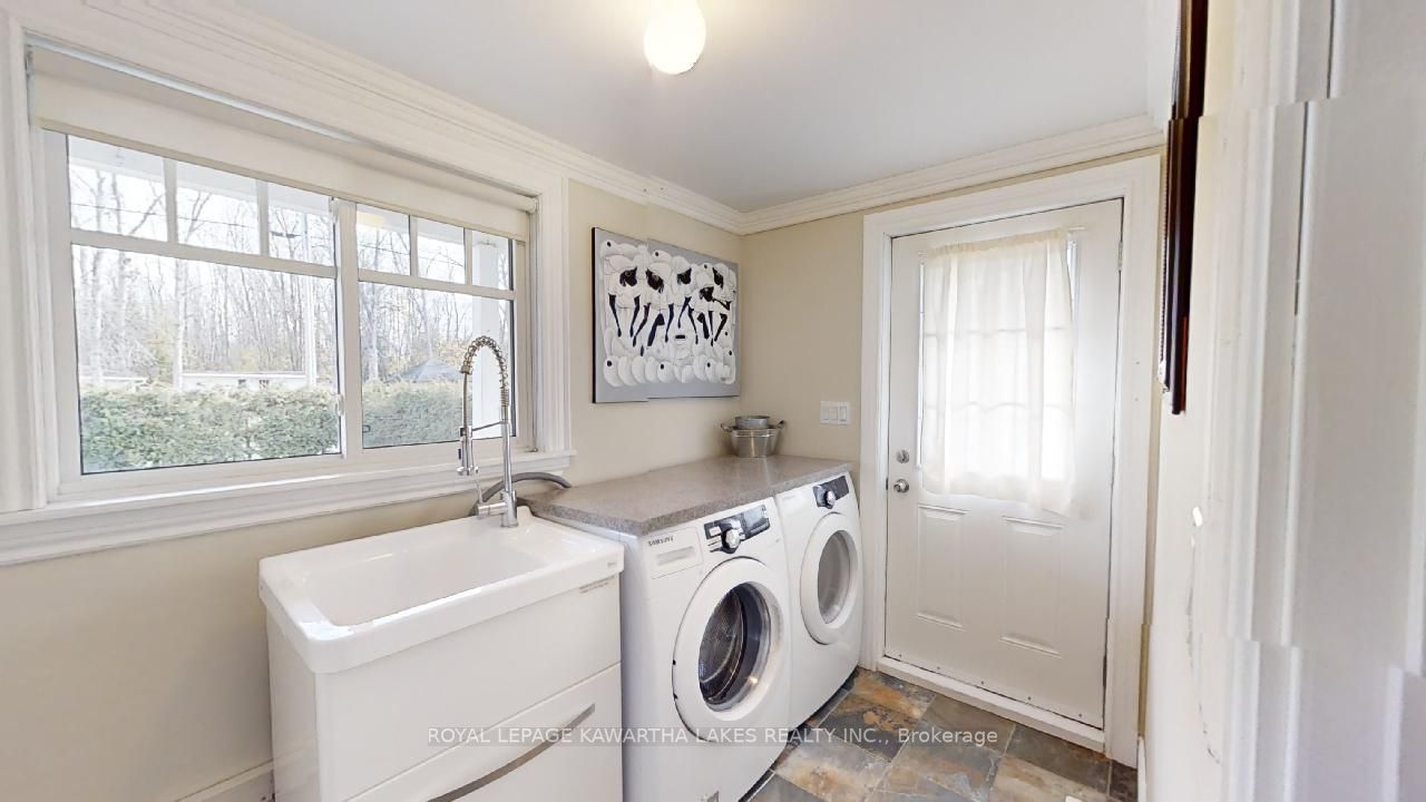 1425 Killarney Bay Rd