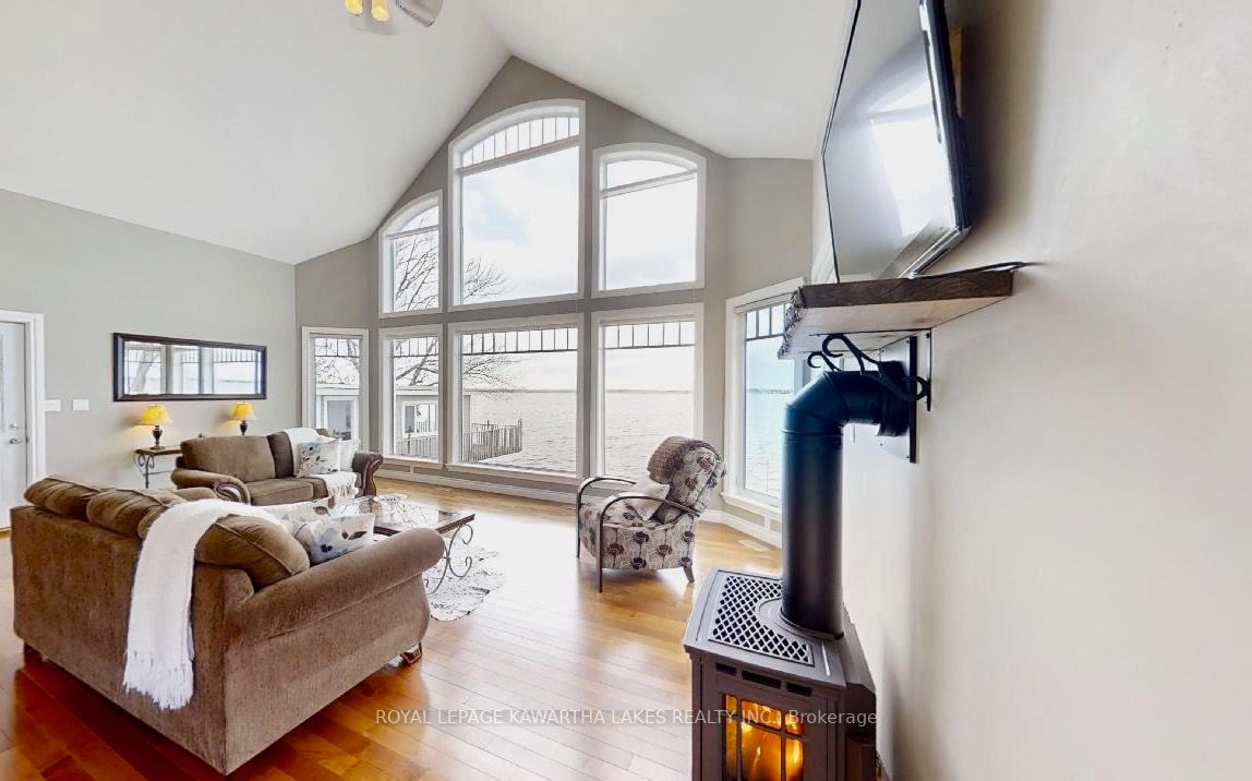 1425 Killarney Bay Rd