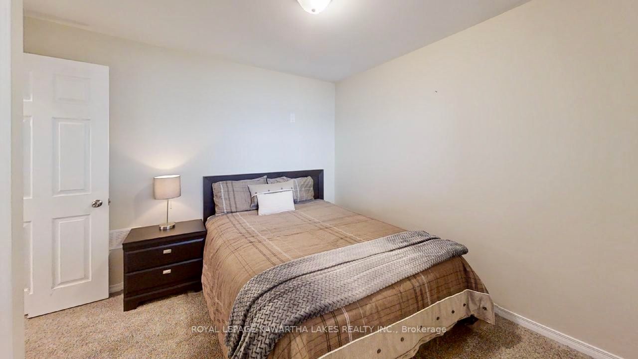 1425 Killarney Bay Rd
