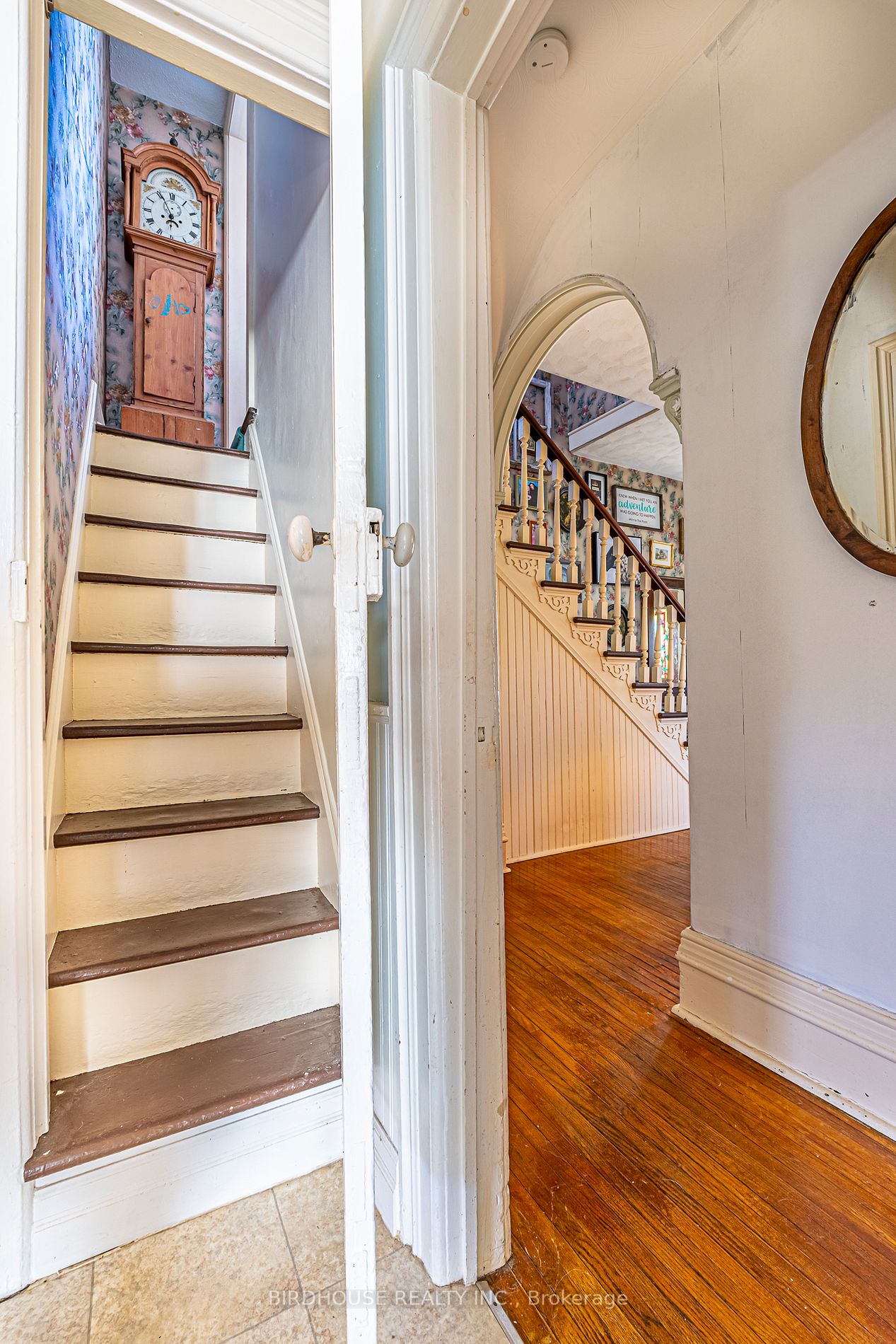 157 William St N