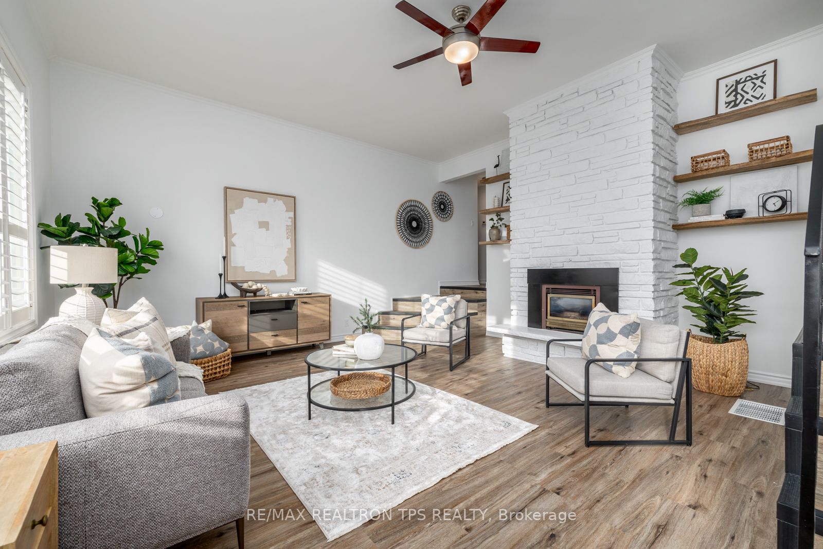 1579 Highway 7A