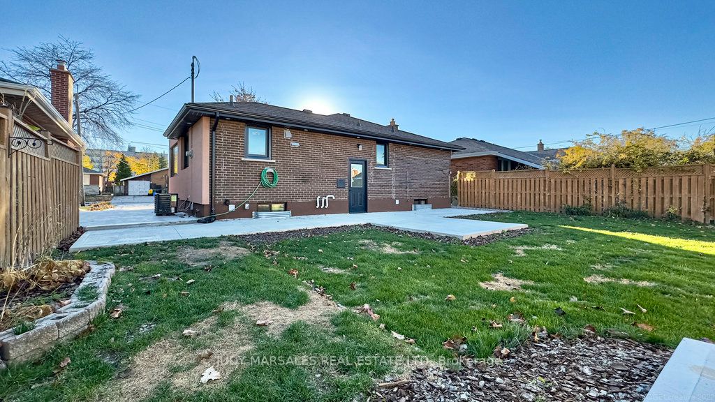 9 Endfield Ave