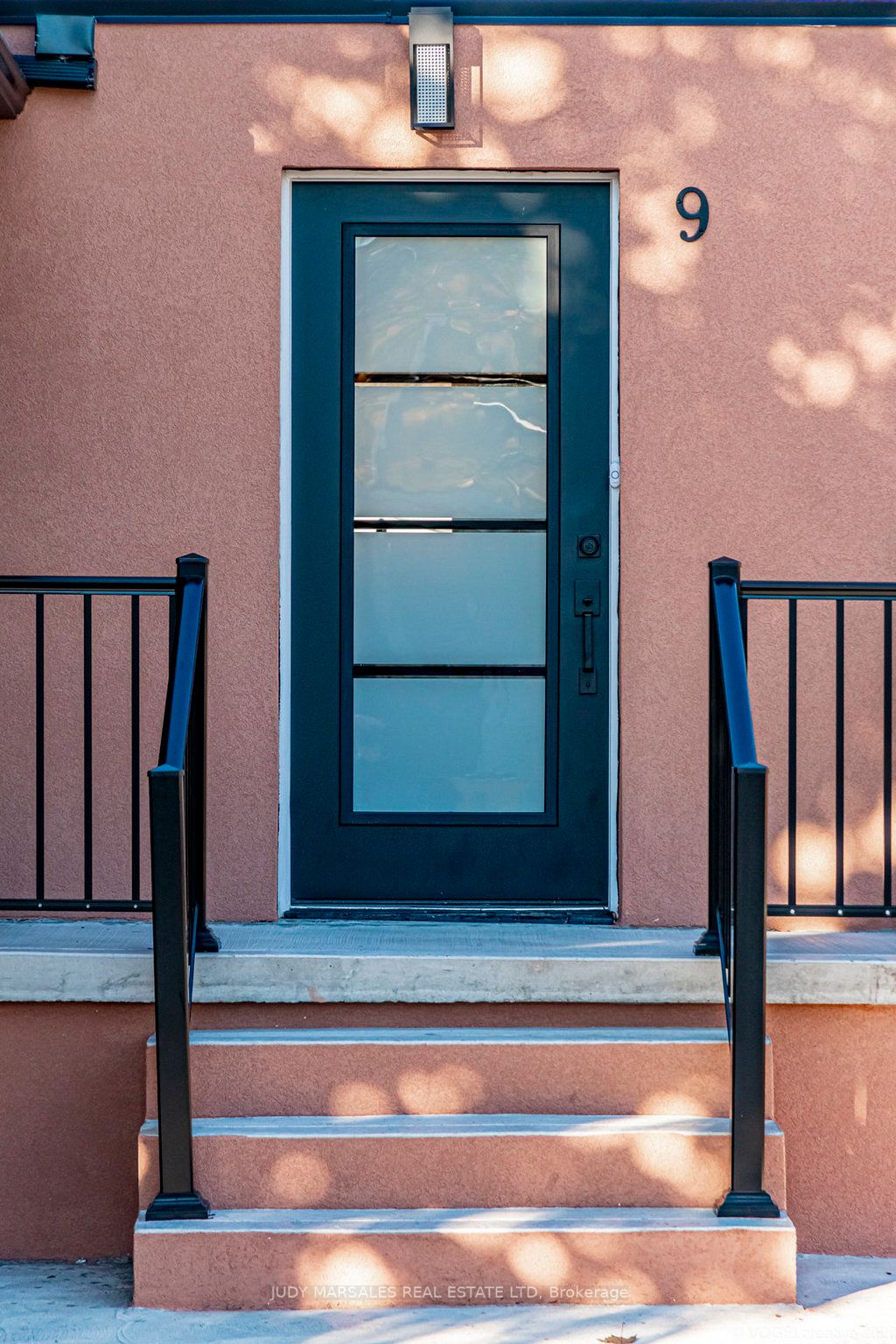 9 Endfield Ave