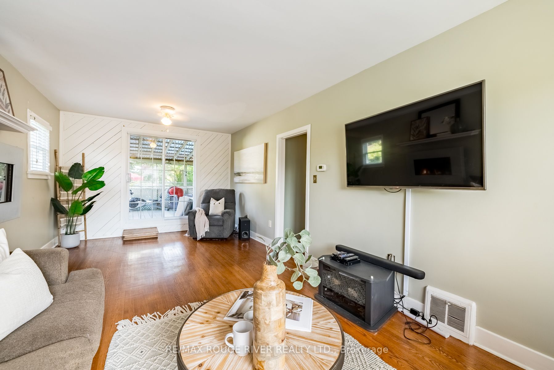 24 Hamilton Ave