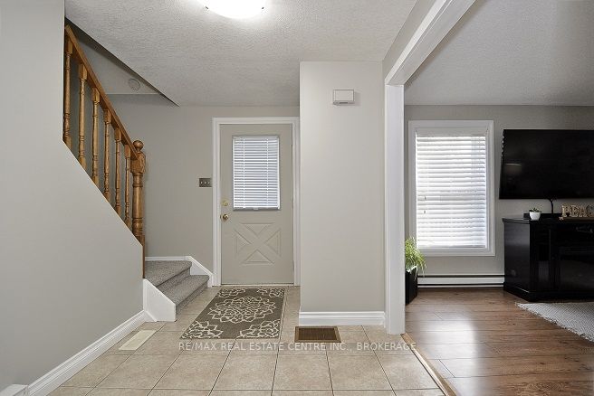 28 Hubert St