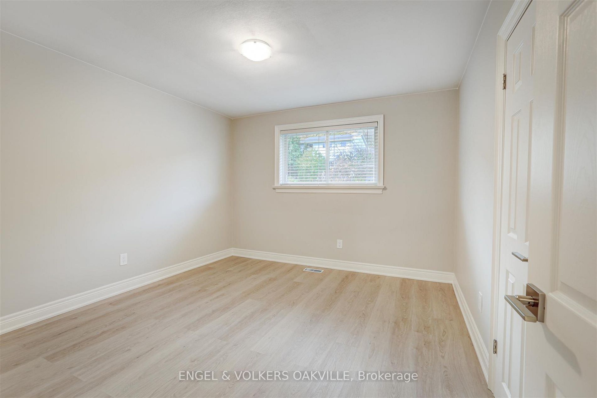 172 Kimberly- Upper Unit Dr