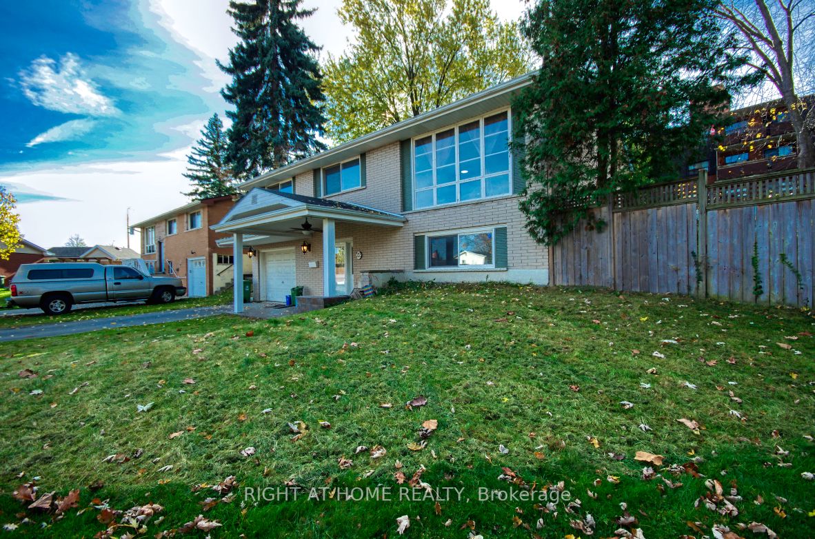 22 Colonial Crt