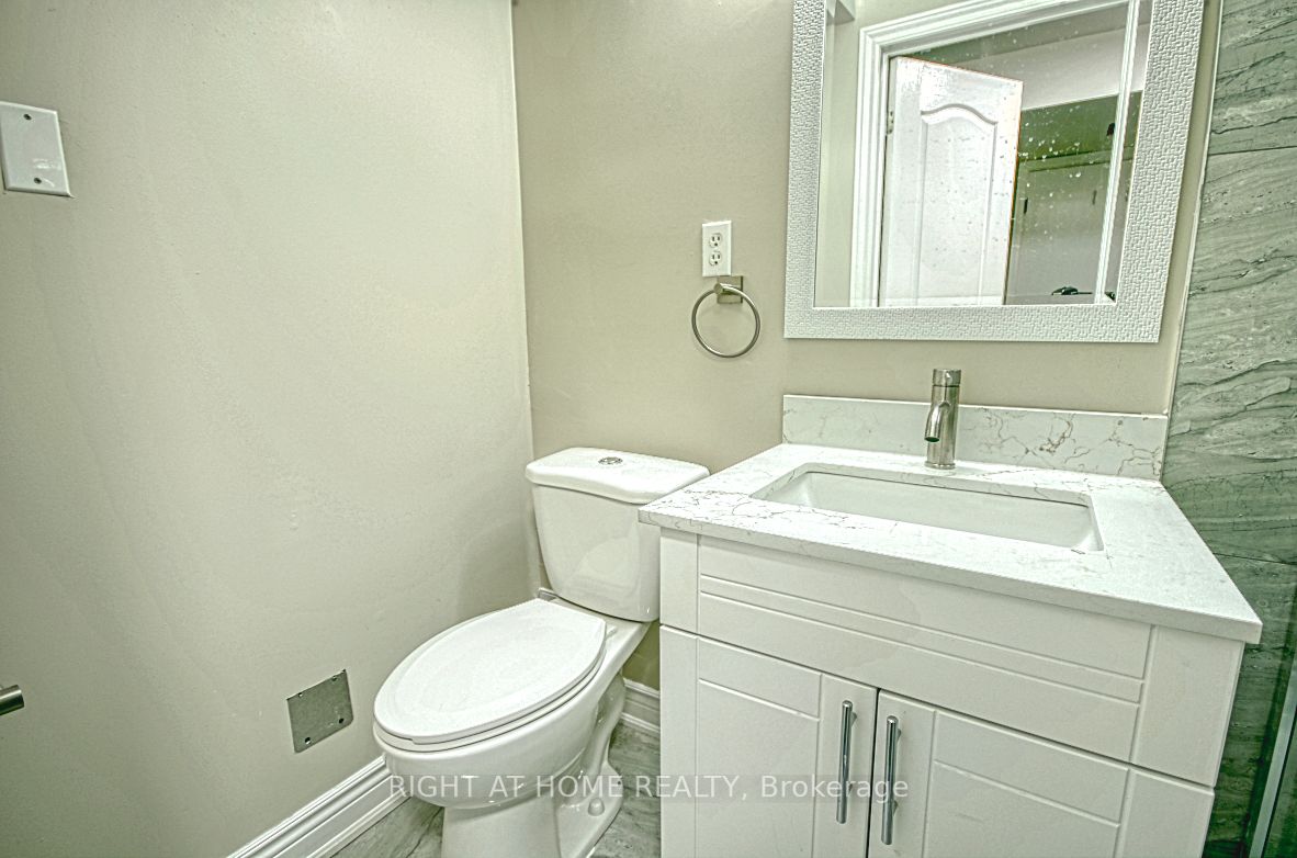 22 Colonial Crt