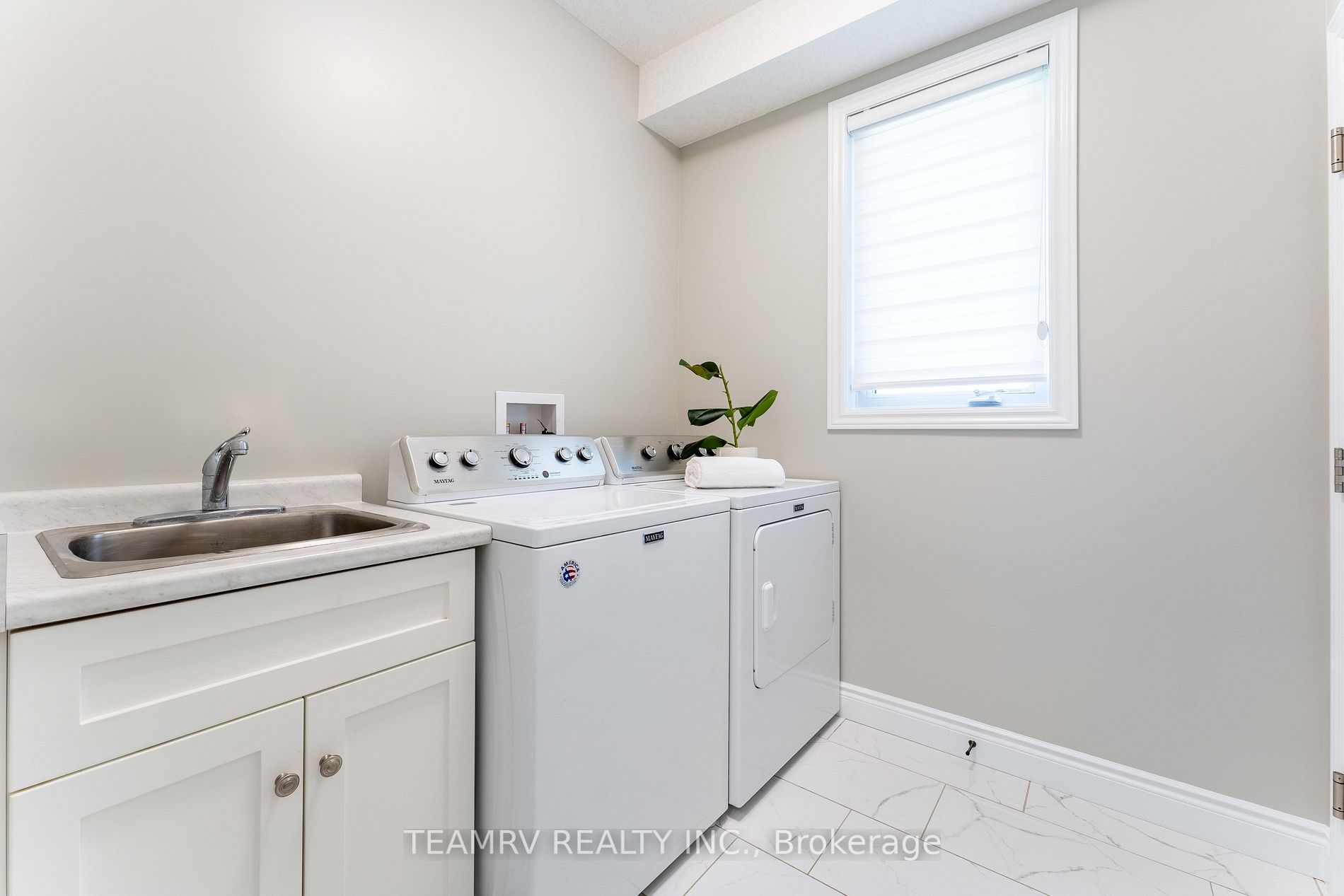 382 Masters Dr