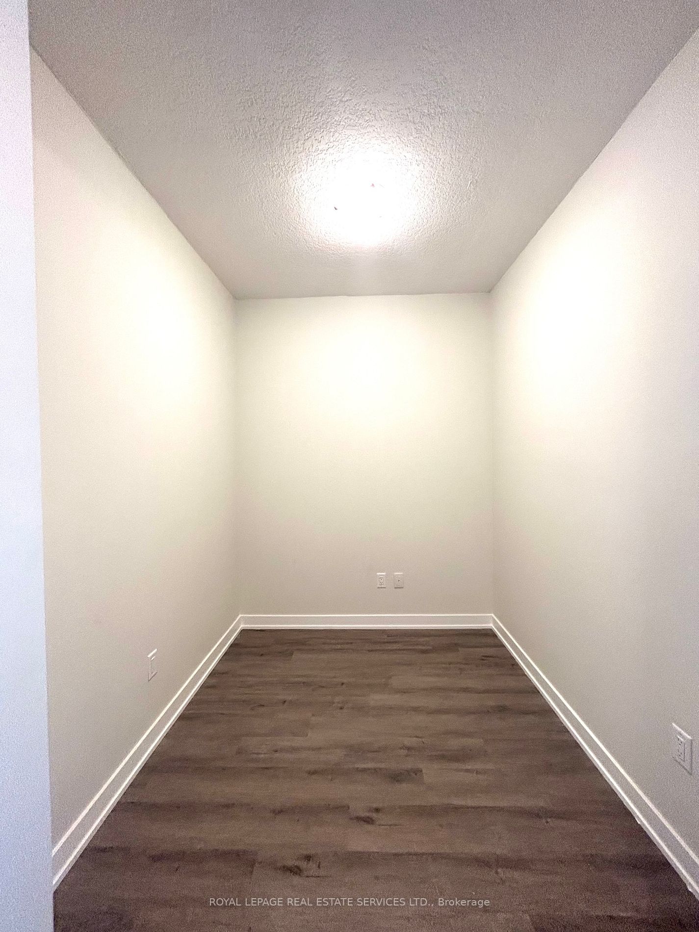 600 North Service Rd, #515